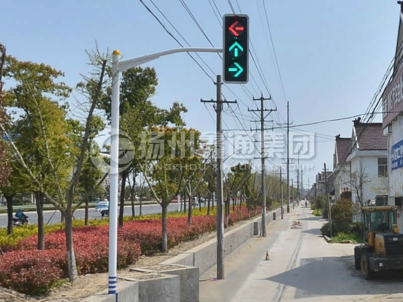 XHDG-017，單挑彎臂信號(hào)燈桿